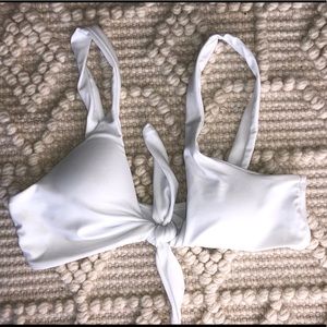 🦋SOLD🦋 Front tie bikini top